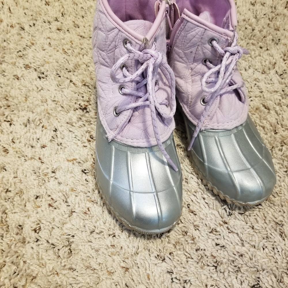Girls size 3 boots